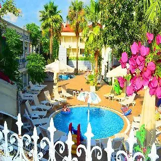 Hotel Pelican Apart Side